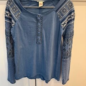 Women's Blue Embroidered Sundance Long-Sleeve Henley Top